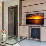 Apartcomplex Golden Bay * ラヴダ