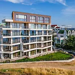 アパートホテル Apartcomplex Golden Bay ラヴダ