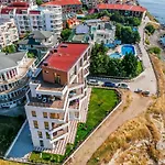 Apartcomplex Golden Bay *