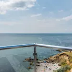 Apartcomplex Golden Bay ラヴダ