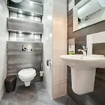 Apartcomplex Golden Bay * ラヴダ