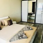 Apartcomplex Golden Bay アパートホテル ラヴダ