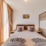 アパートホテル Apartcomplex Golden Bay