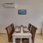 Apartcomplex Golden Bay アパートホテル ラヴダ