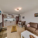 Apartcomplex Golden Bay *