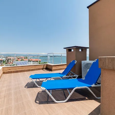 Apartcomplex Golden Bay アパートホテル