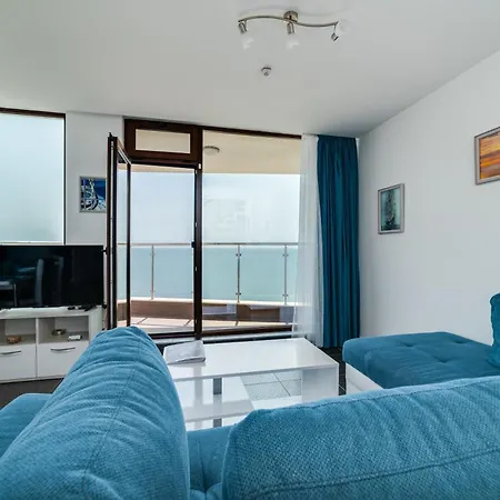 Apartcomplex Golden Bay アパートホテル ラヴダ