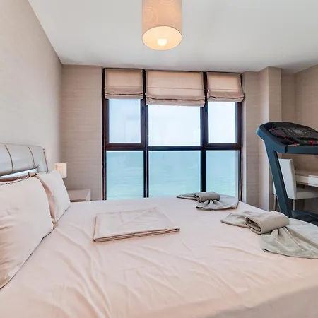 Apartcomplex Golden Bay アパートホテル ラヴダ