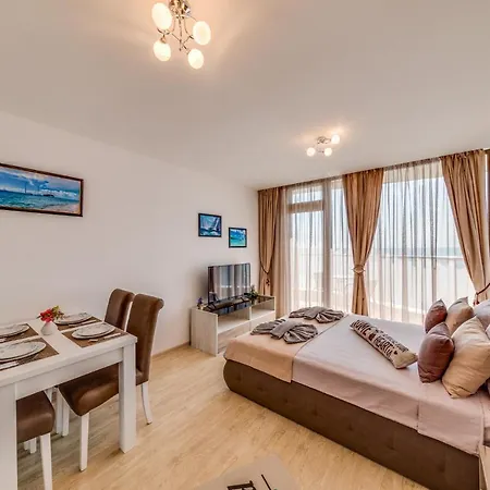 Apartcomplex Golden Bay Aparthotel