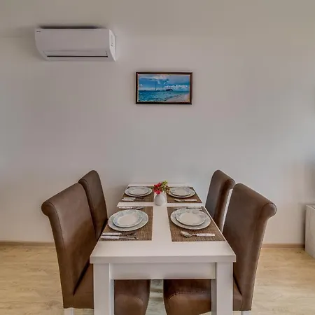 Apartcomplex Golden Bay Aparthotel *