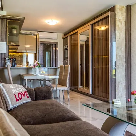 Aparthotel Apartcomplex Golden Bay