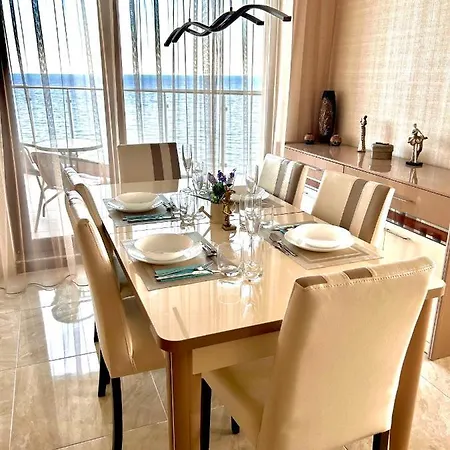 アパートホテル Apartcomplex Golden Bay ラヴダ