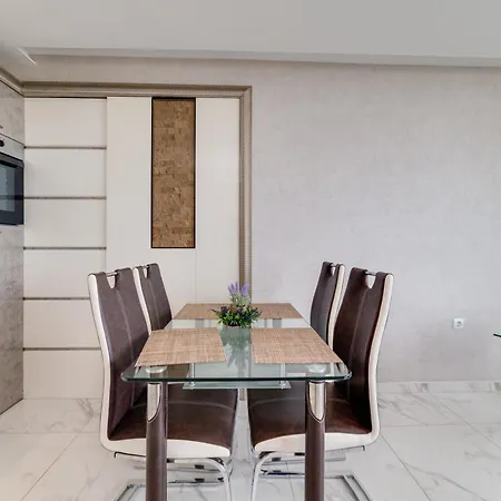 Apartcomplex Golden Bay *