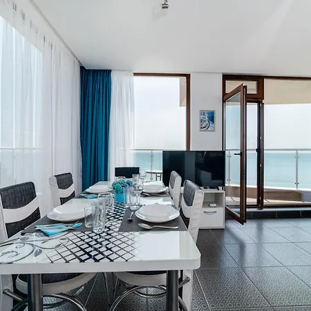 Apartcomplex Golden Bay מלון דירות רבדה