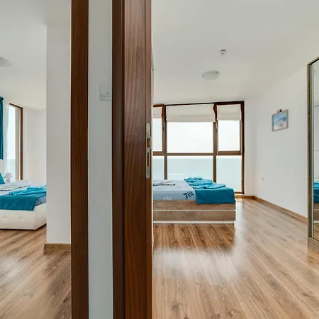 Apartcomplex Golden Bay Aparthotel