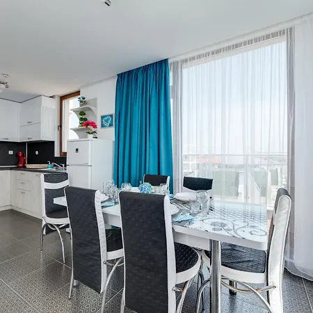 Apartcomplex Golden Bay מלון דירות *