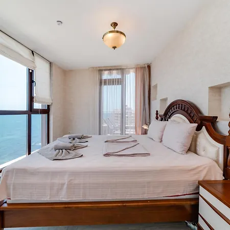 Apartcomplex Golden Bay アパートホテル ラヴダ