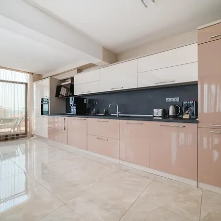 Apartcomplex Golden Bay アパートホテル