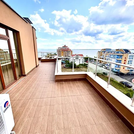 Apartcomplex Golden Bay * רבדה