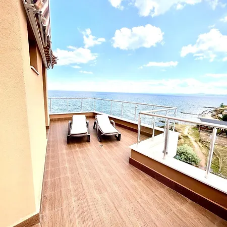 Apartcomplex Golden Bay רבדה