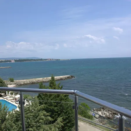 Apartcomplex Golden Bay Aparthotel *