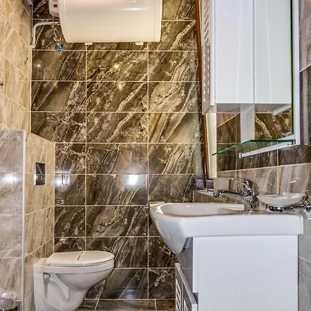 Apartcomplex Golden Bay מלון דירות *