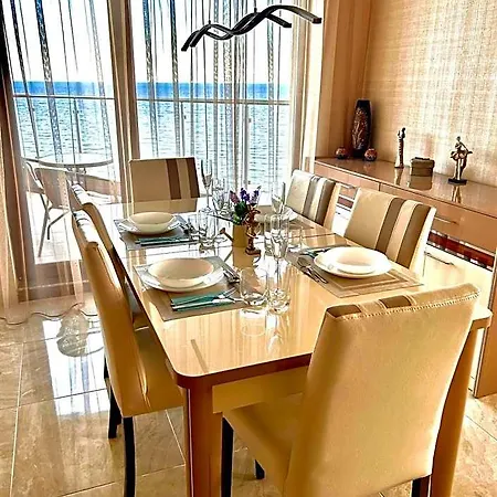 Apartcomplex Golden Bay Rawda