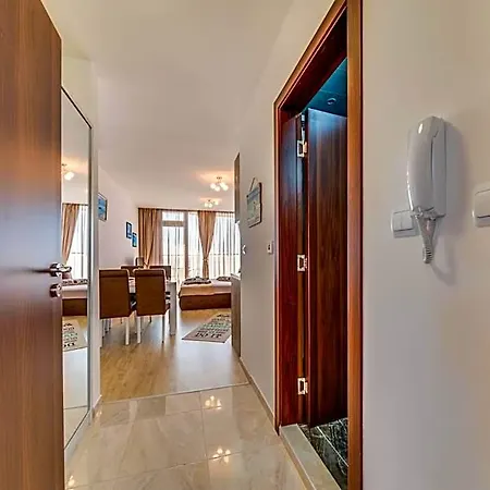 Apartcomplex Golden Bay Apart Otel *