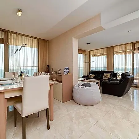 Apart-hotel Apartcomplex Golden Bay *
