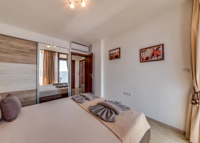 Aparthotel Apartcomplex Golden Bay *