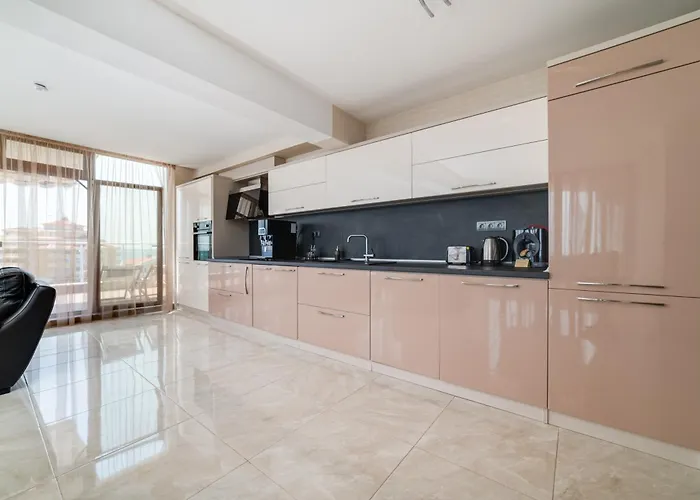 Apartcomplex Golden Bay Aparthotel