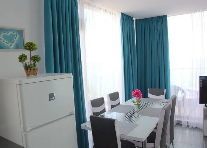 Aparthotel Apartcomplex Golden Bay