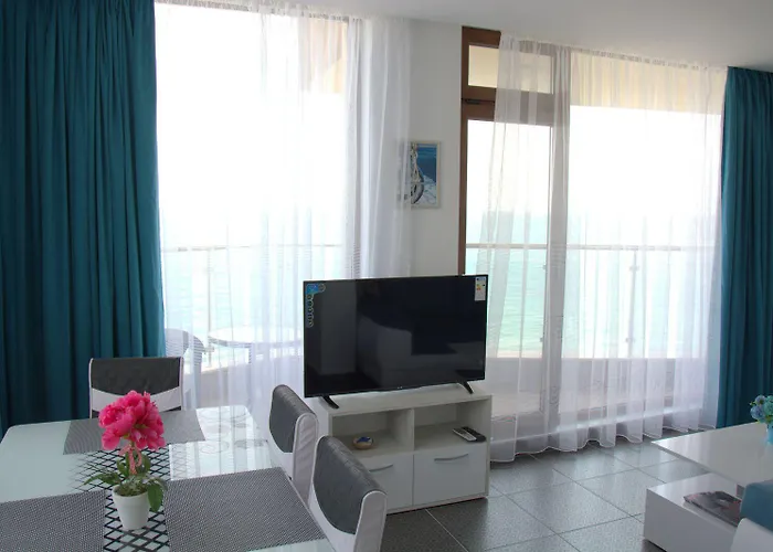 Aparthotel Apartcomplex Golden Bay *