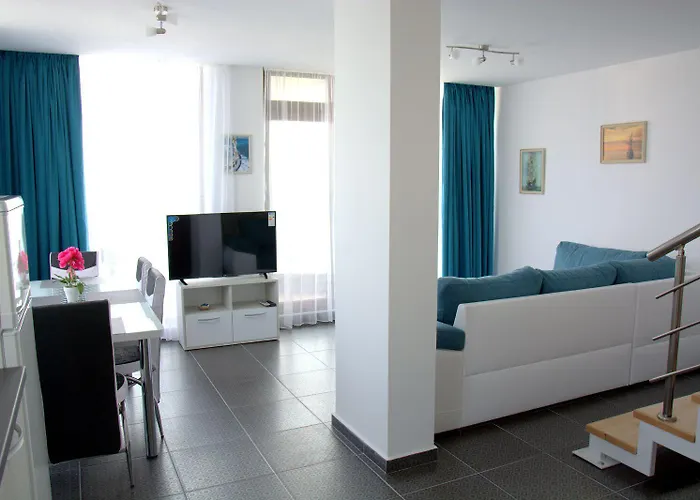 Apartcomplex Golden Bay *